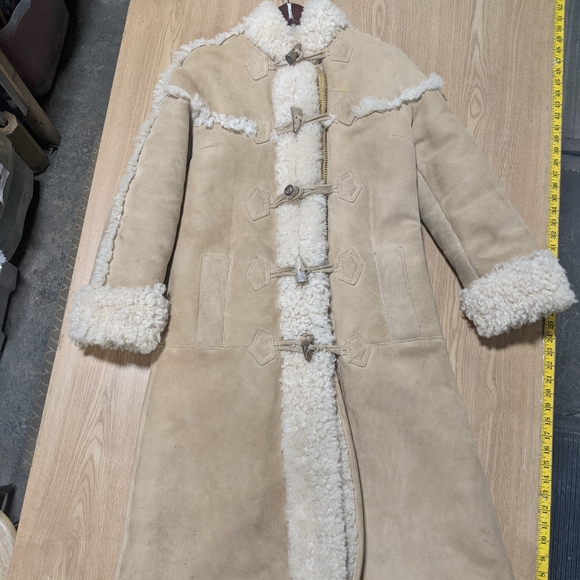 CHARITY FUNDRAISER - Authentic lambskin women's coat size small / medium - Picture 4 of 17